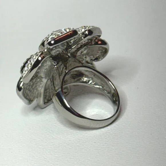 JCM Rhinestone & Stainless-Steel Flower Shaped Cocktail Ring Statement Piece Siz - Picture 2 of 7